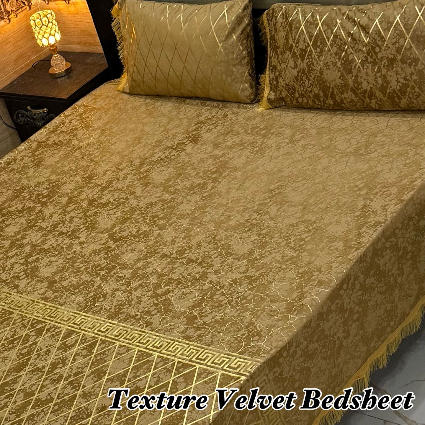 Velvet texture bedsheet