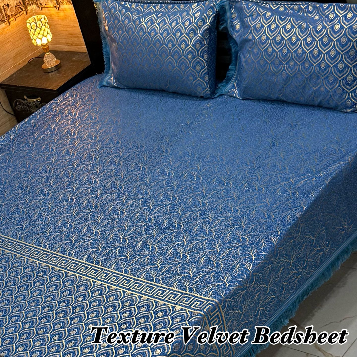 Velvet texture bedsheet