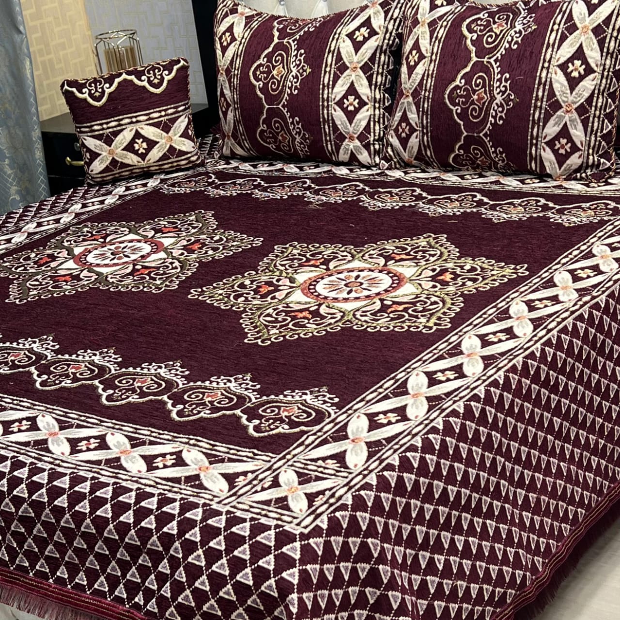 VELVET JACQUARD BEDSHEET