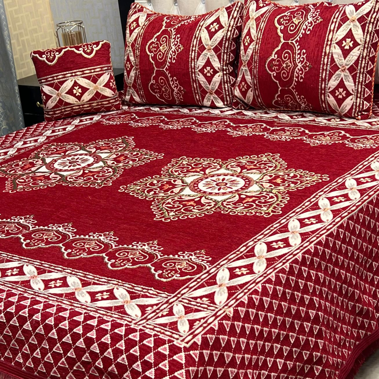 VELVET JACQUARD BEDSHEET