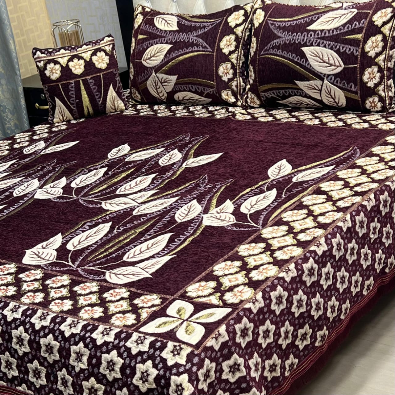 VELVET JACQUARD BEDSHEET
