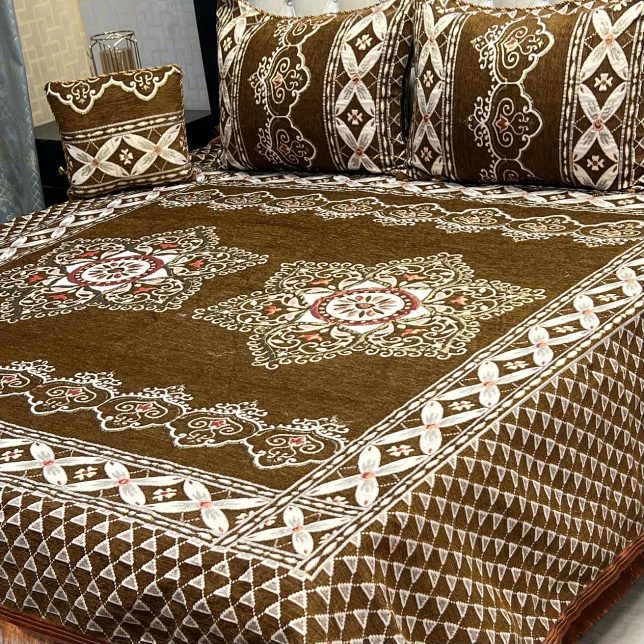 VELVET JACQUARD BEDSHEET