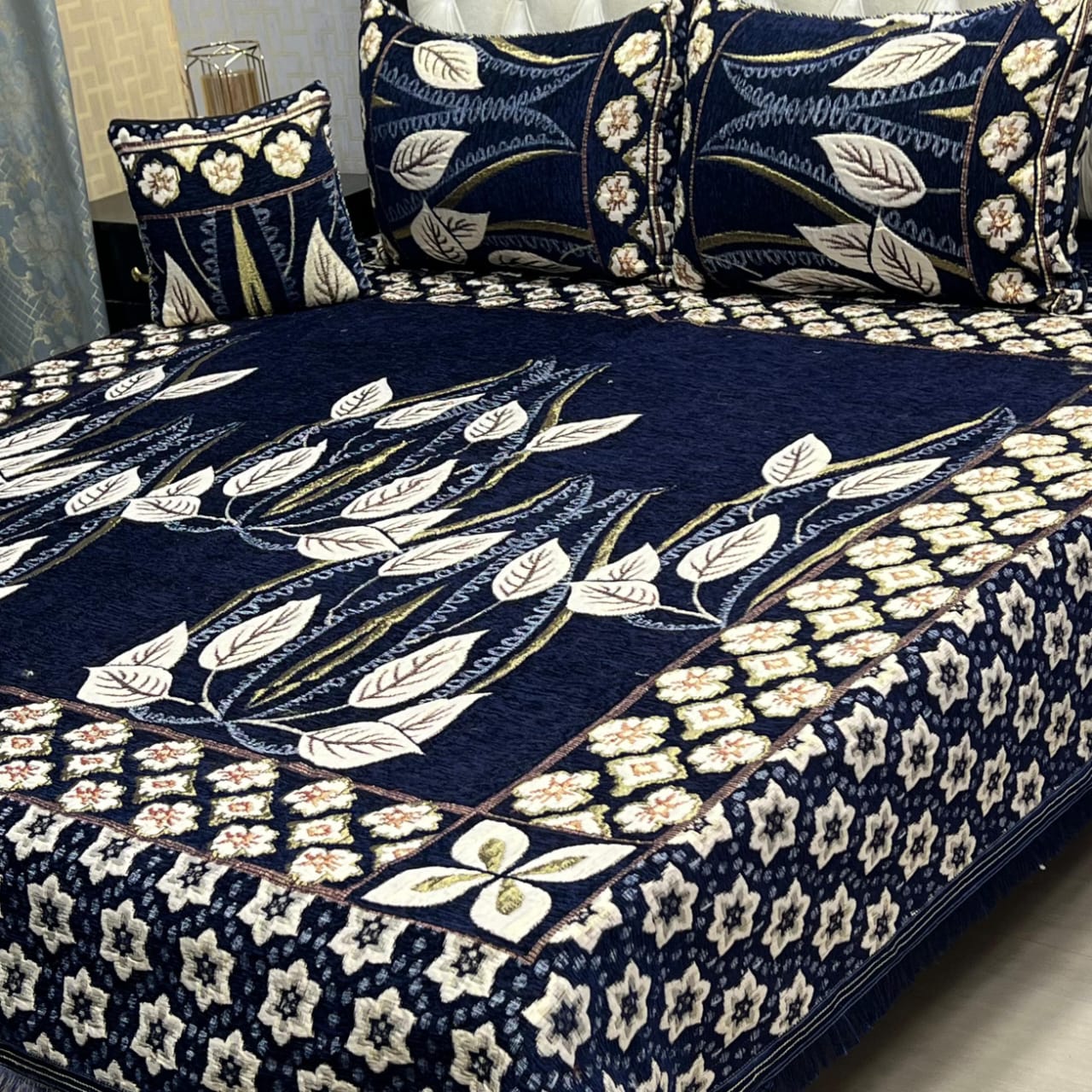 4Pc Velvet Jaquard Bedsheet