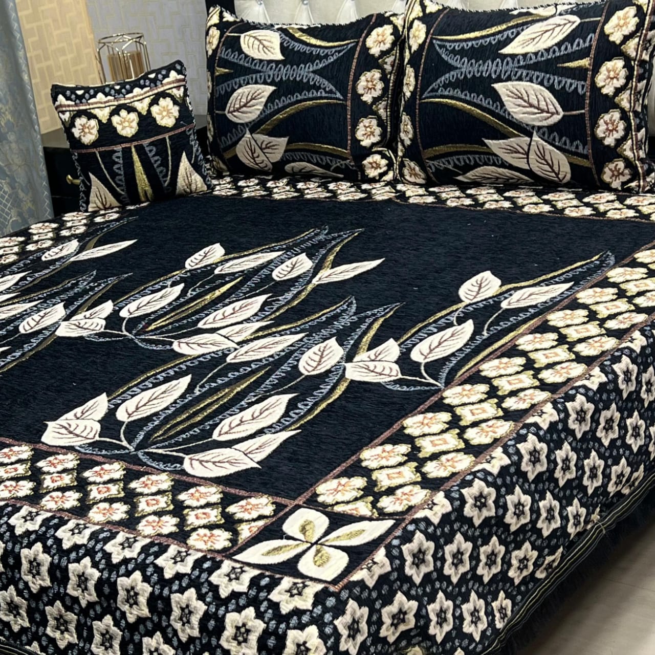 4Pc Velvet Jaquard Bedsheet