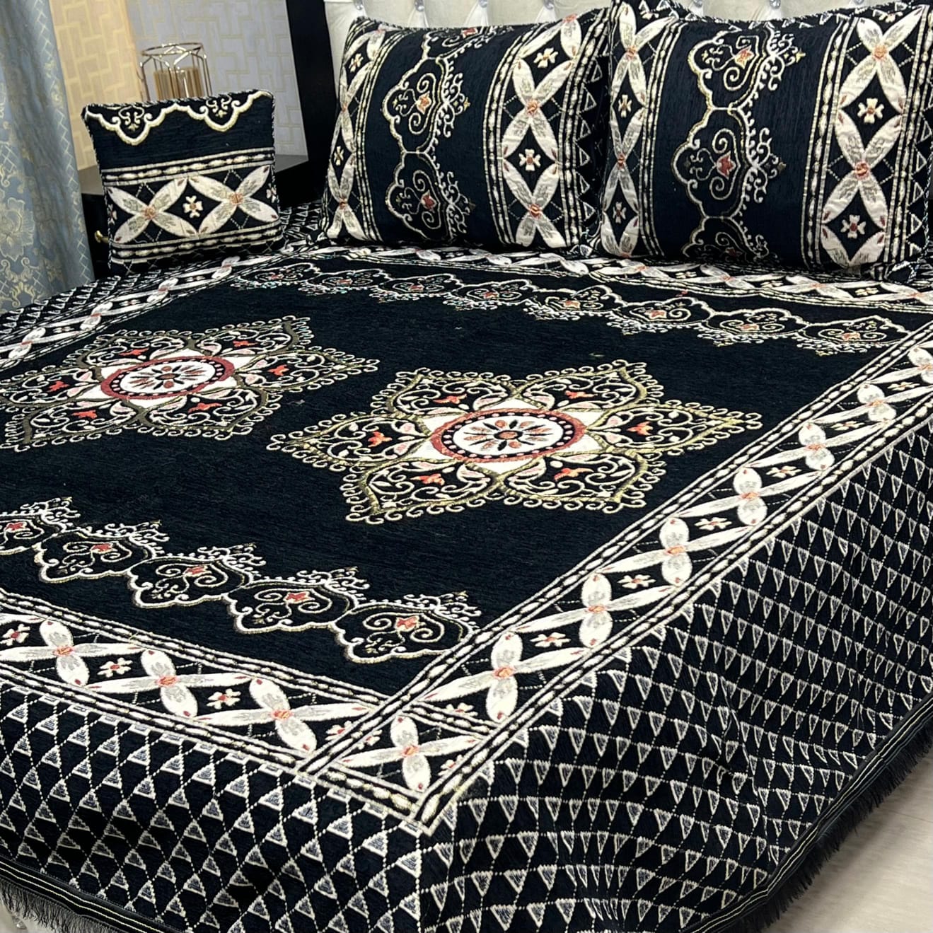 4Pc Velvet Jaquard Bedsheet