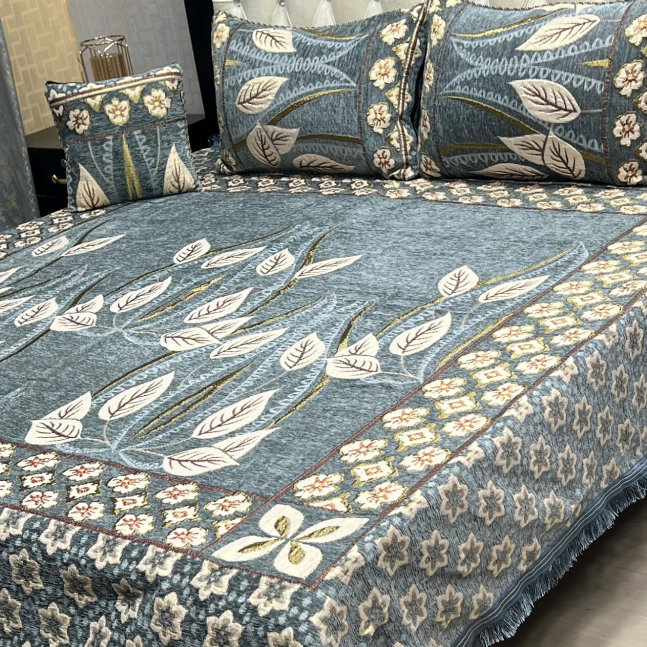 4Pc Velvet Jaquard Bedsheet