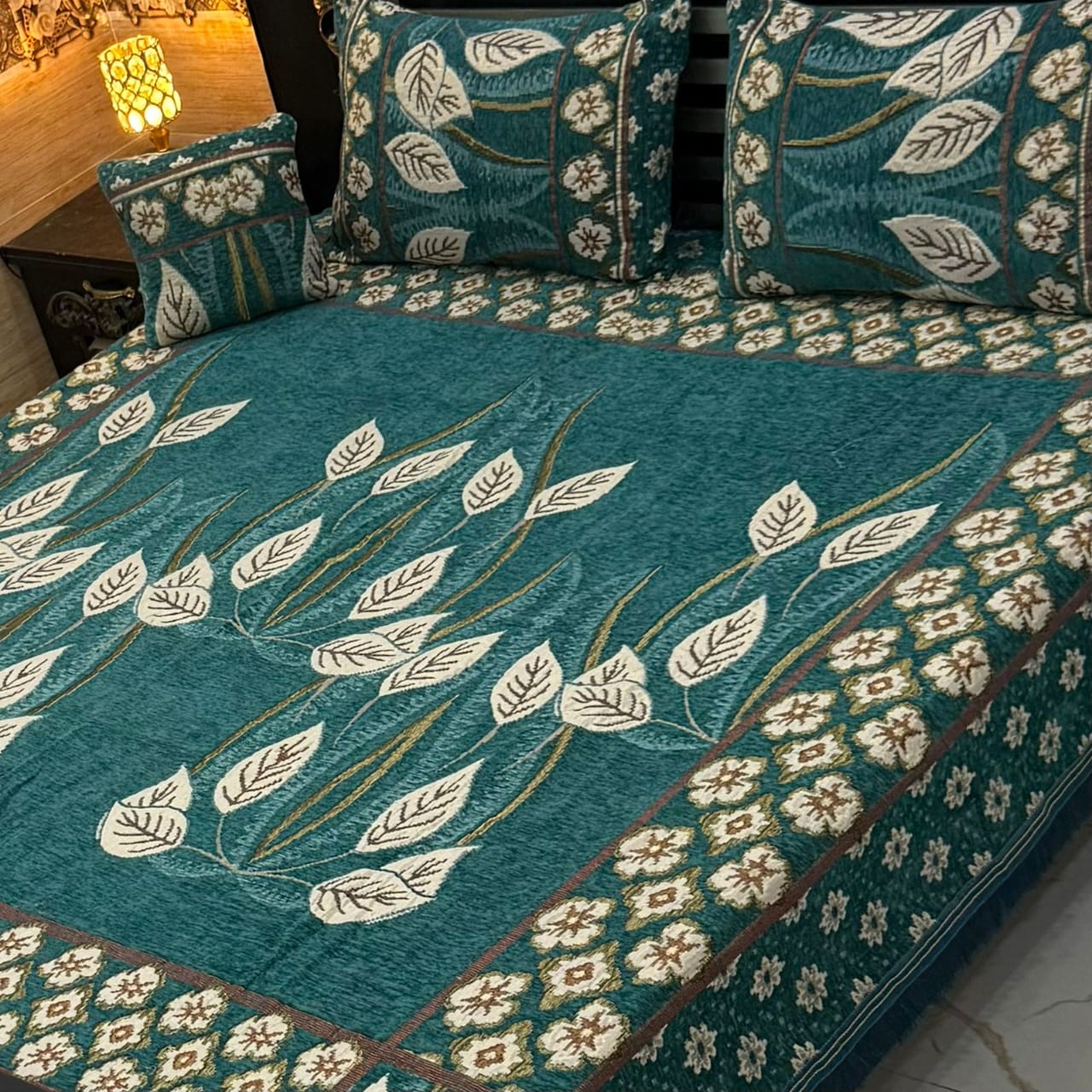 4Pc Velvet Jaquard Bedsheet