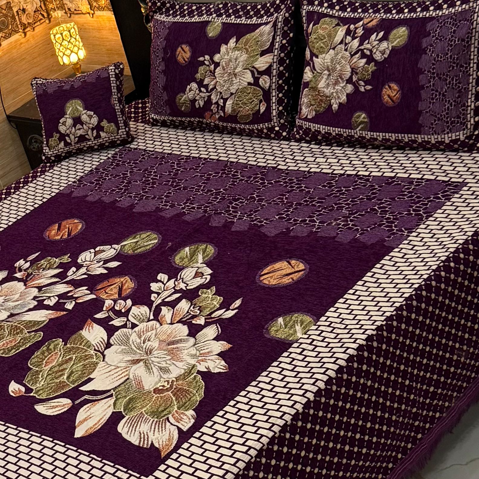 4Pc Velvet Jacquard Floral Bedsheet Set
