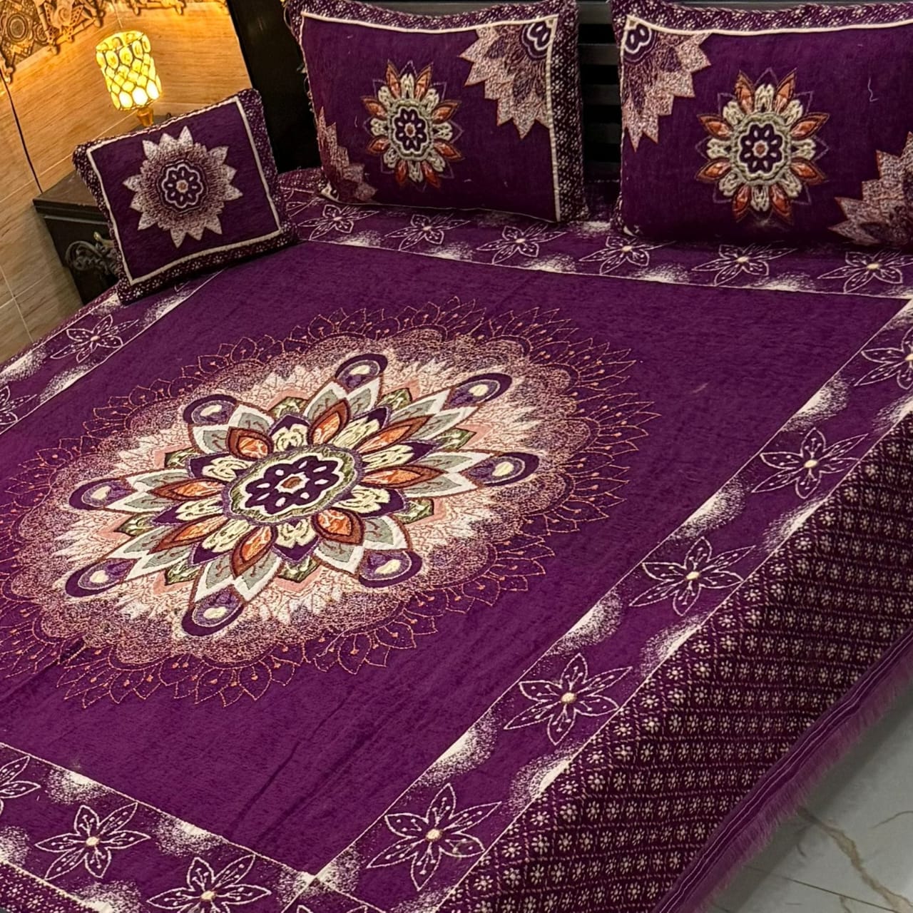 4Pc Velvet Jacquard Floral Bedsheet Set
